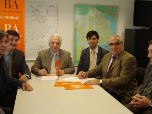 El Dr. Laborde suscribiendo el Convenio - 2015